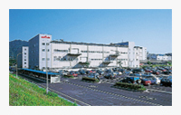 1983年、株式会社出雲村田製作所設立。国内生産体制の強化が進む。
