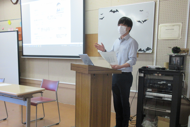 当社の従業員が説明している様子