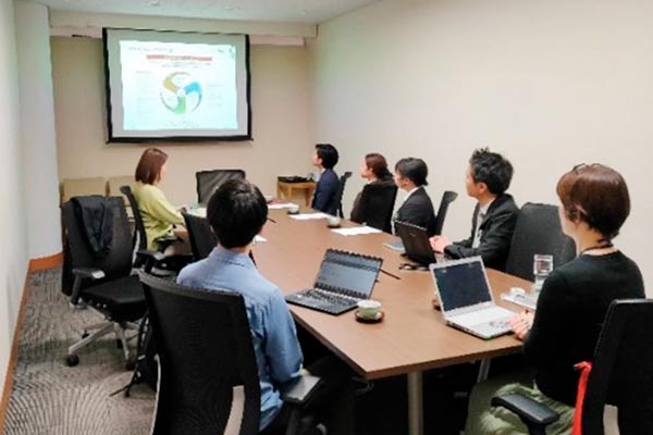 長野高専のチーム「たけの粉」の皆様の会社見学会の様子2