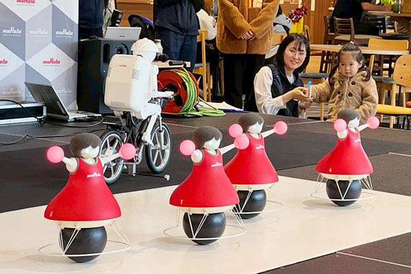 パフォーマンスの様子4