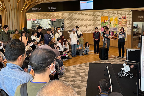 パフォーマンスの様子3