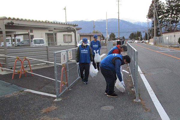 地域清掃活動の様子2