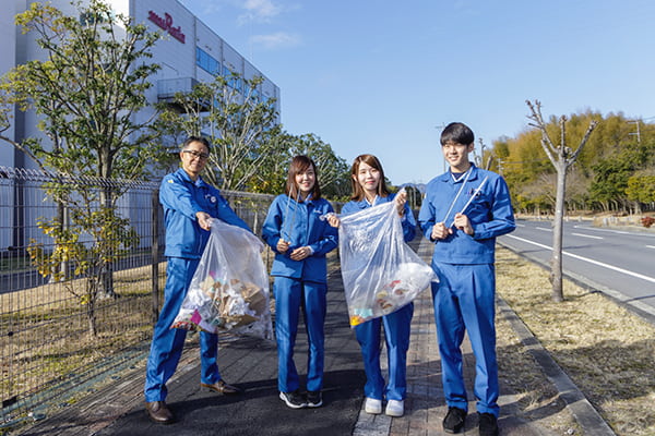 清掃活動中の写真