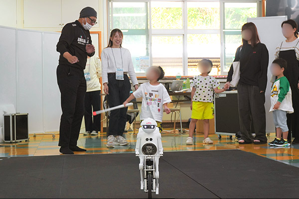 ムラタセイサク君のデモンストレーション