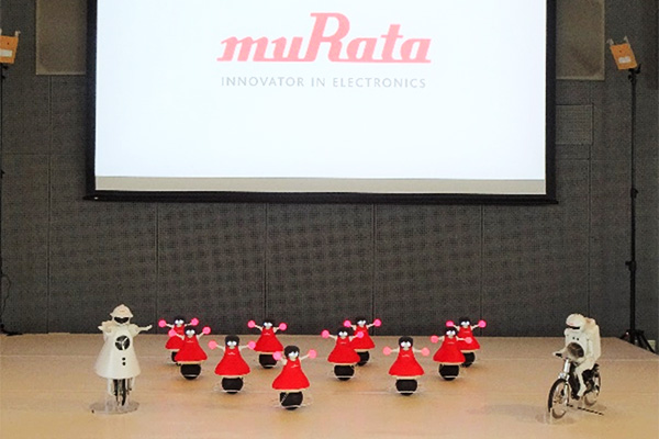 ロボットのデモンストレーションの様子