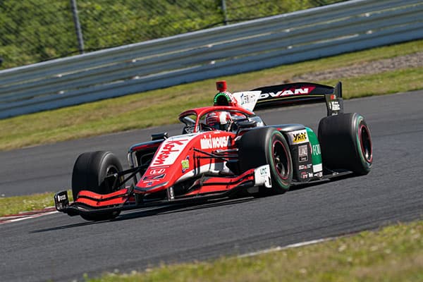 レーシングカーの写真