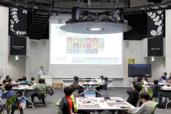 体験型科学教室の様子2