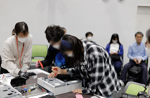 体験型科学教室の様子2