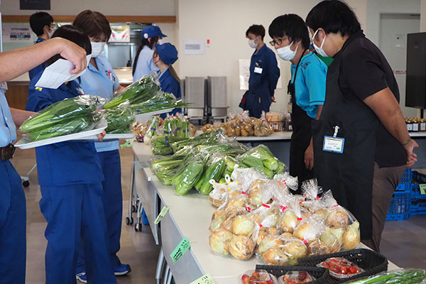 ドリーム農園様の野菜・加工食品販売会の様子3