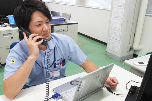 技術4課—基板の材料新規開発の担当者の写真