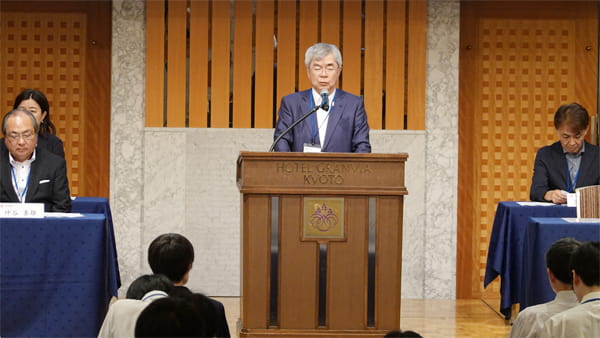 研究助成金贈呈式の様子2