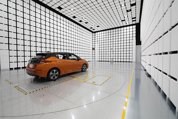 Vehicle-Specific EMC Anechoic Chamber